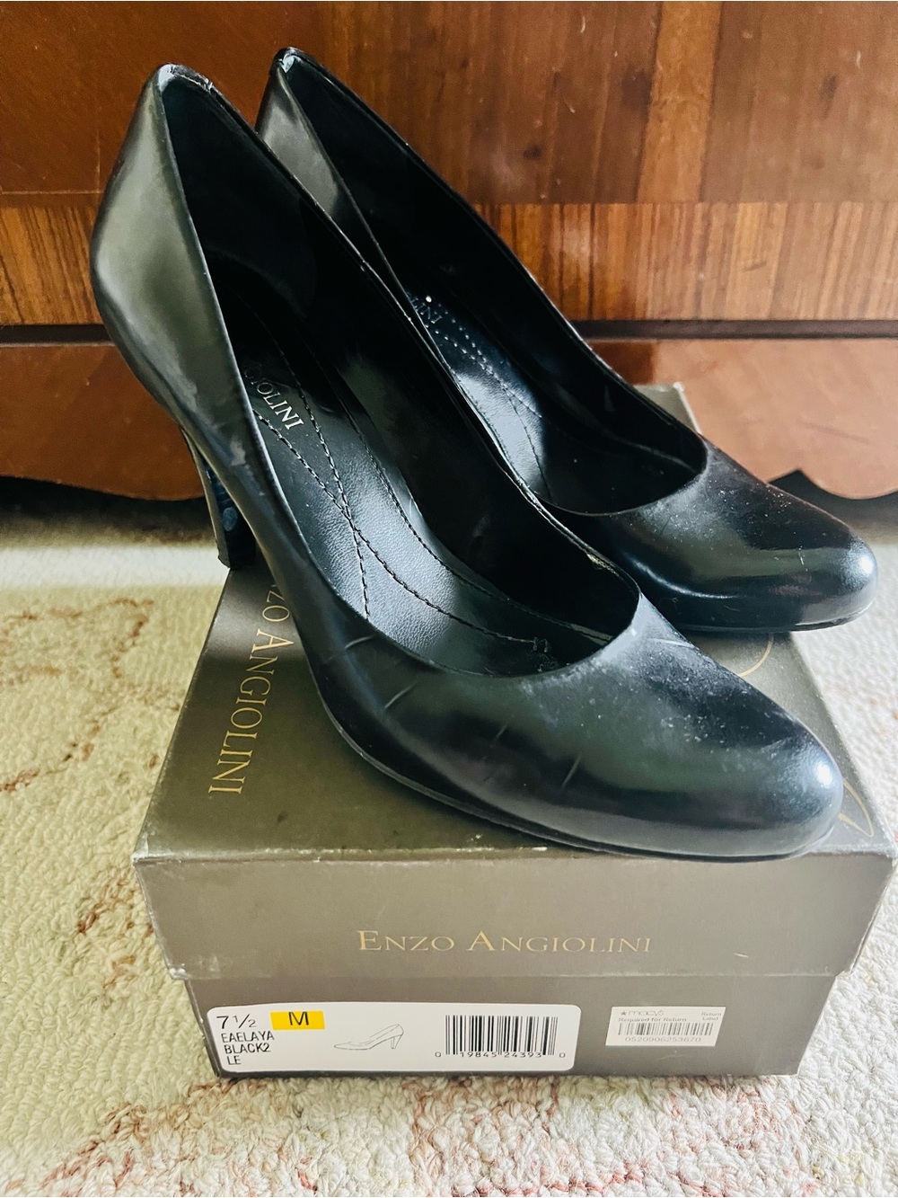 Enzo Angiolini Black Leather Classic Pump - Picture 2 of 3